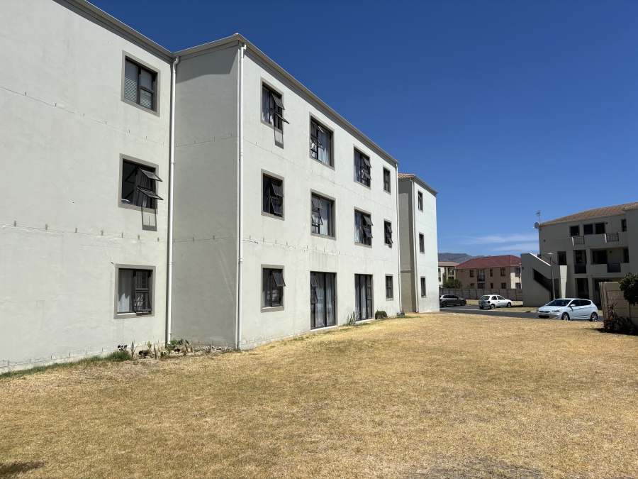 2 Bedroom Property for Sale in Guldenland Western Cape